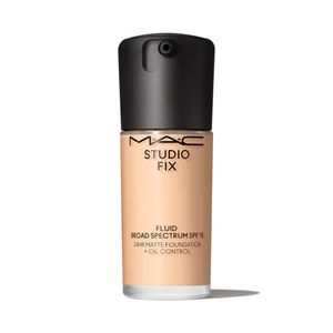 Base Liquida Studio Fix Fluid SPF 15 24Hr Matte Foundation + Oil Control