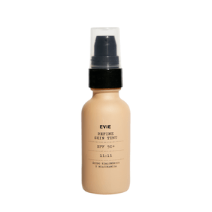 Tinta con color y cobertura ligera Refine Skin Tint